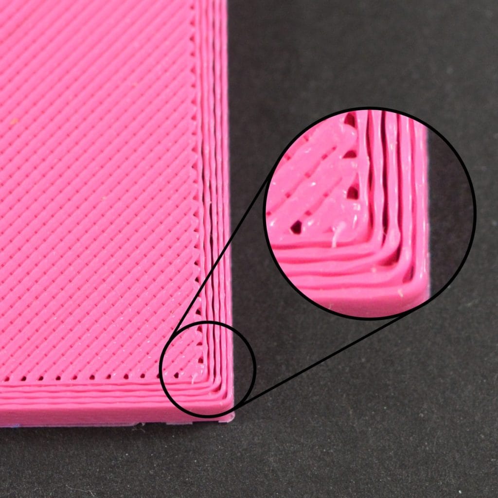 under-extruding-diry-kapsy-povrchu-modelu-3dtisk-problemy-d3arts-1024x1024 Podextrudováno – zdi se sebe nedotýkají 3D tisk problem