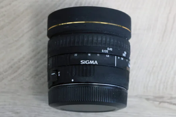 Sigma_objektiv_rybi_oko_fish_eye_Sigma_8mm_EX_DG_pro_Canon_EF