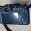 Příklad nalepeného temperovaného skla na Canon EOS R8