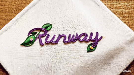 4_runwayml_style_text_styl_textu_font_zdobna_vysvka_embrodiery RunwayML - klíčové slovo: Výšivka, Ebroidery (font)