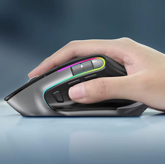 Kvalitní a levná ergonomická bezdrátová herní myš s LED osvětlením, 9 tlačítky, Bluetooth modem, recieverm - M10. Pro gamining i běžnou práci.