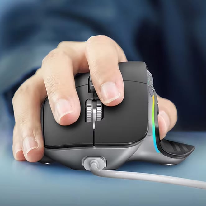 Kvalitní a levná ergonomická bezdrátová herní myš s LED osvětlením, 9 tlačítky, Bluetooth modem, recieverm - M10. Pro gamining i běžnou práci.