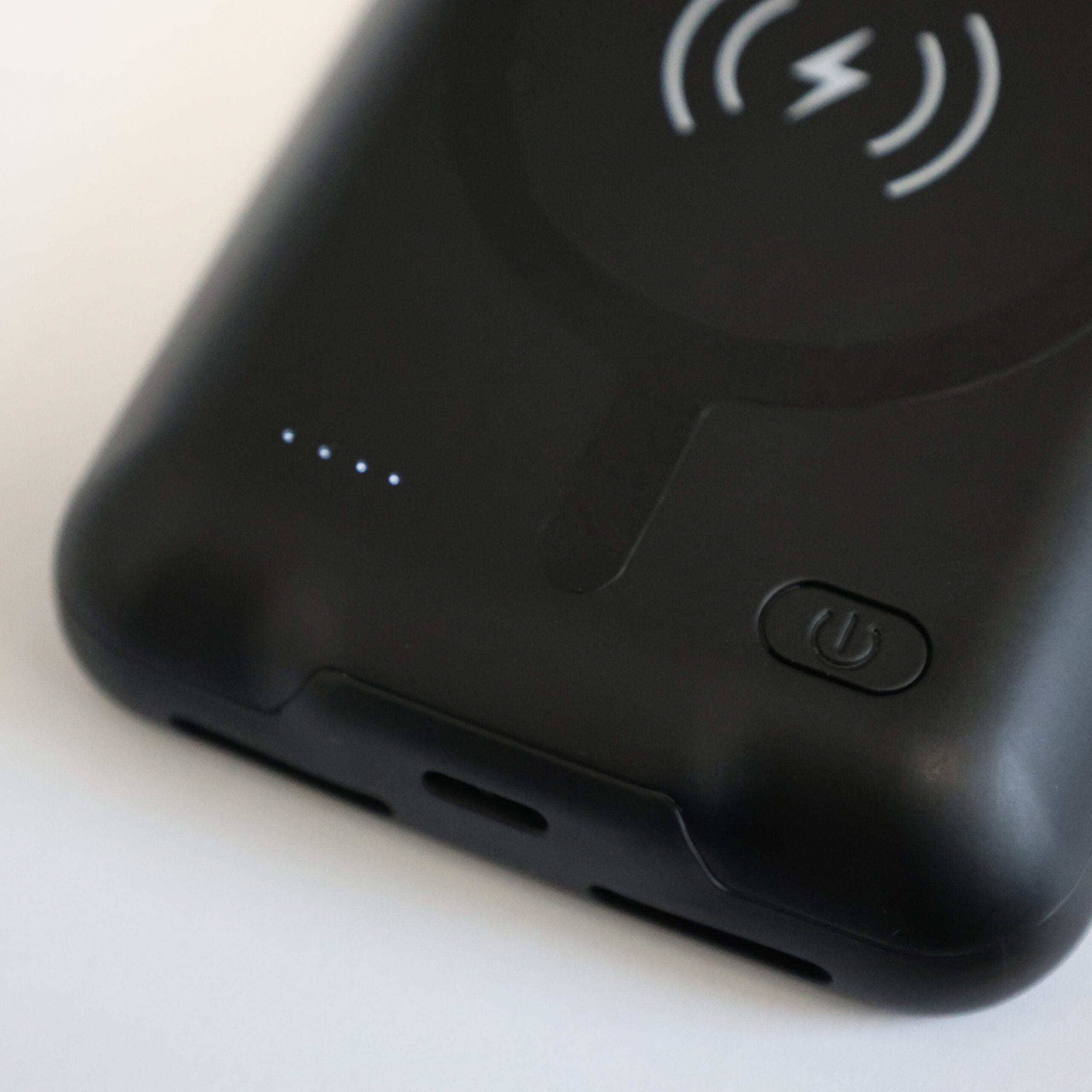 Samsung S24 - silikonové pouzdro s přídavnou baterií a NFC anténou s kapacitou 10000 mAh