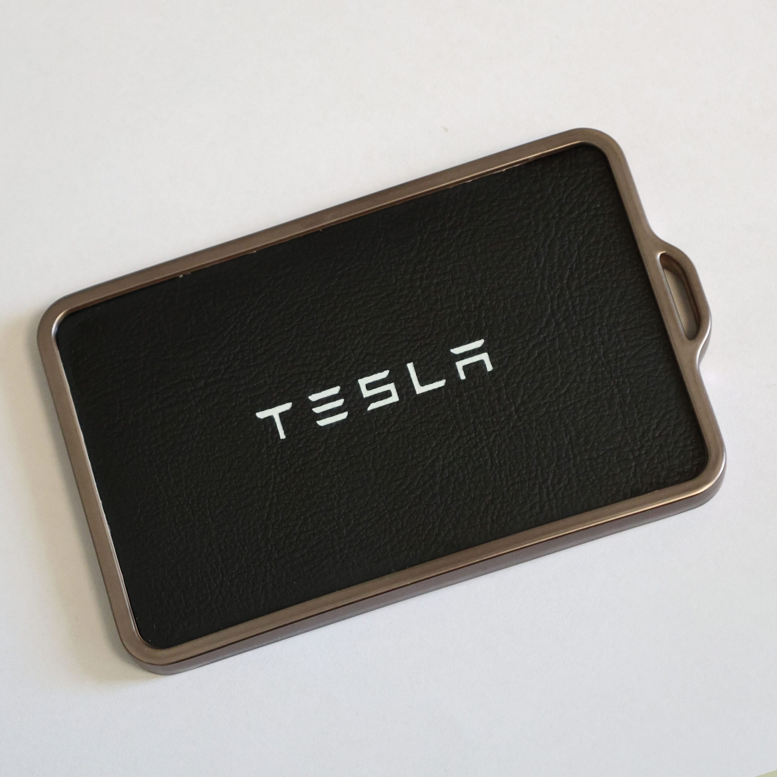 Pružné pouzdro na klíč Tesla