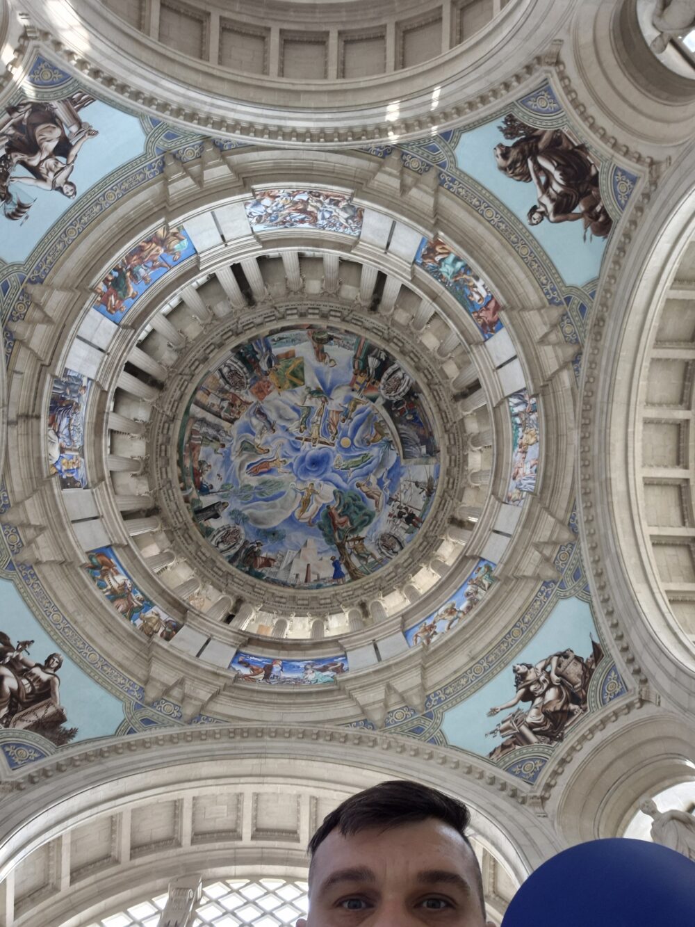 Museu Nacional d'Art de Catalunya - interier vestibulu